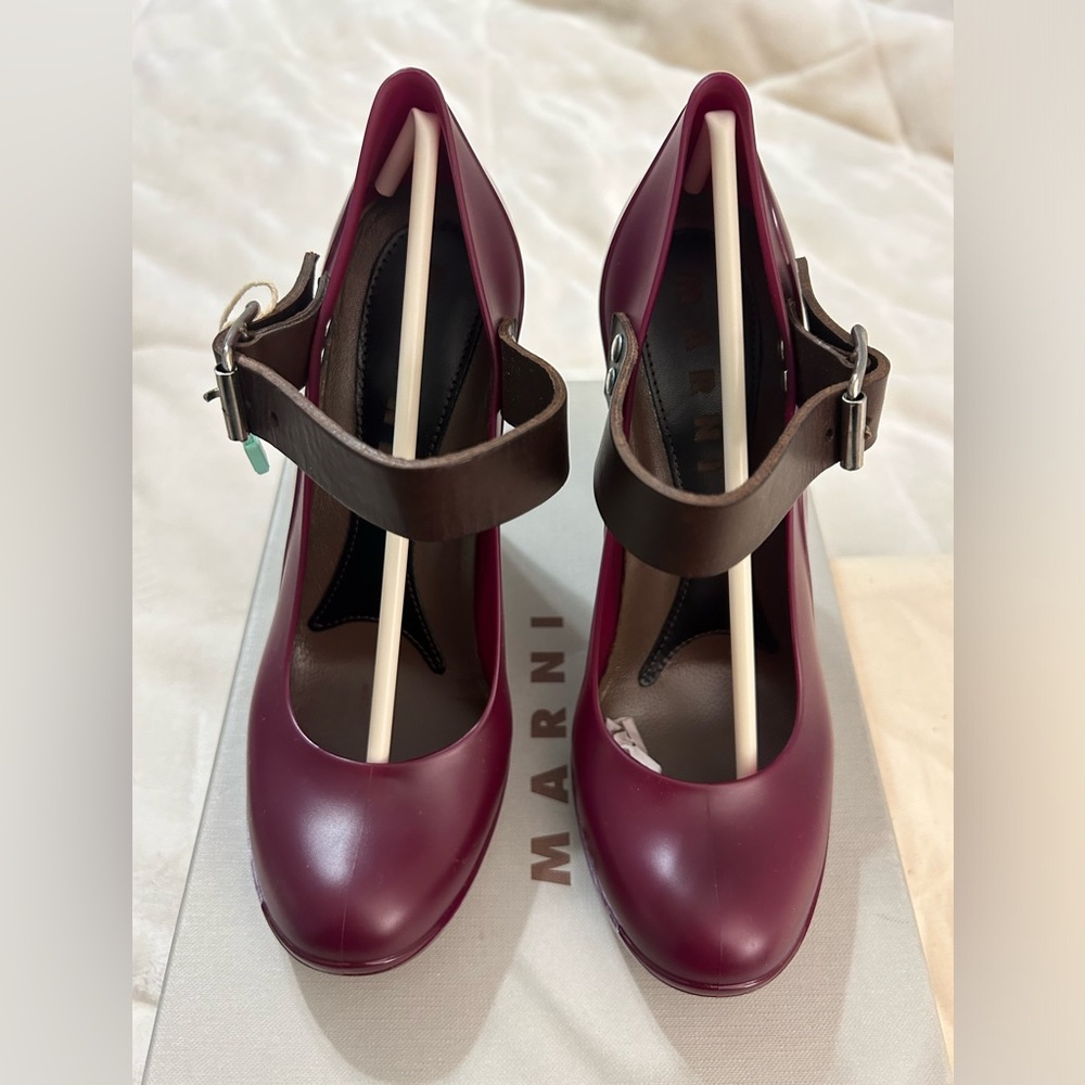 MARNI Wine Burgundy Red Rubber & Calf-Skin Leather Pumps NIB size 35